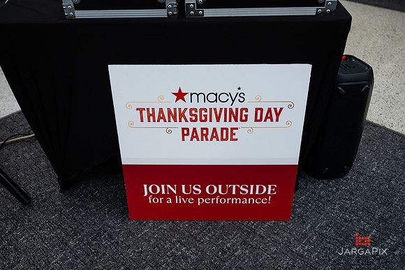 Sho_Macy's_Thanksgiving_TempleDance-001