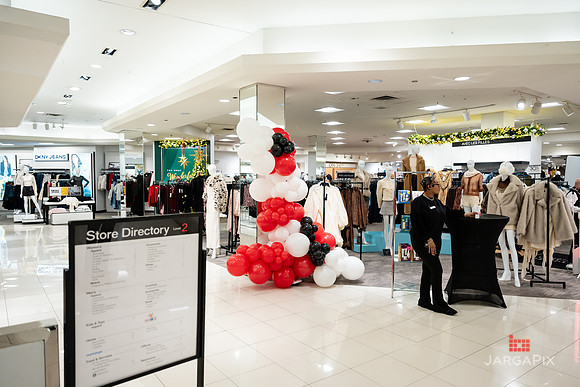 Soho_Macy's_Holiday_Activiation_2025_Roosevelt_Field-005