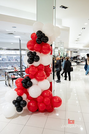 Soho_Macy's_Holiday_Activiation_2025_Roosevelt_Field-001