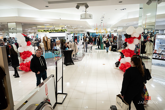 Soho_Macy's_Holiday_Activiation_2025_Roosevelt_Field-006