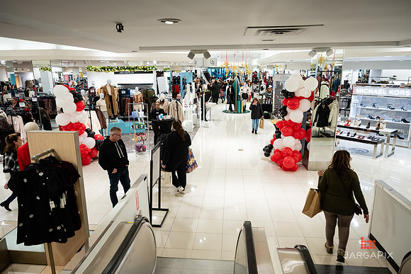 Soho_Macy's_Holiday_Activiation_2025_Roosevelt_Field-008