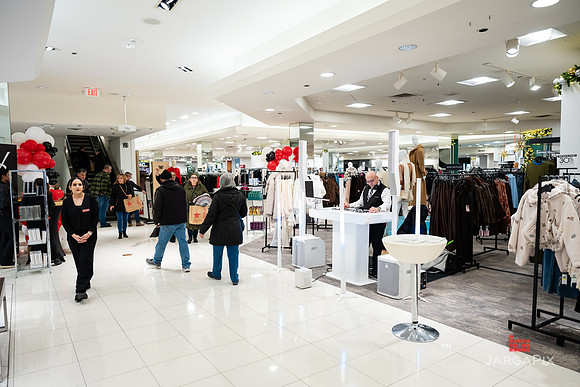 Soho_Macy's_Holiday_Activiation_2025_Roosevelt_Field-014