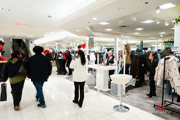 Soho_Macy's_Holiday_Activiation_2025_Roosevelt_Field-019