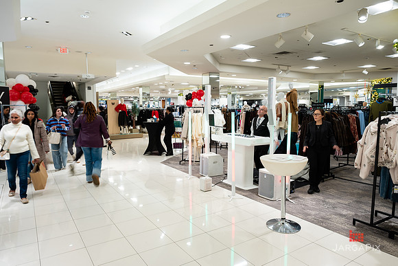 Soho_Macy's_Holiday_Activiation_2025_Roosevelt_Field-018