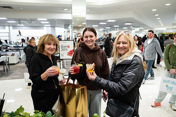 Soho_Macy's_Holiday_Activiation_2025_Roosevelt_Field-037