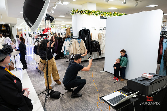 Soho_Macy's_Holiday_Activiation_2025_Roosevelt_Field-041