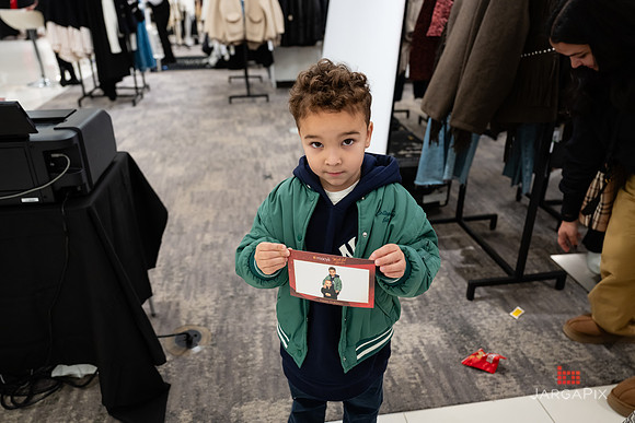 Soho_Macy's_Holiday_Activiation_2025_Roosevelt_Field-047