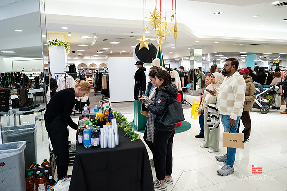 Soho_Macy's_Holiday_Activiation_2025_Roosevelt_Field-049