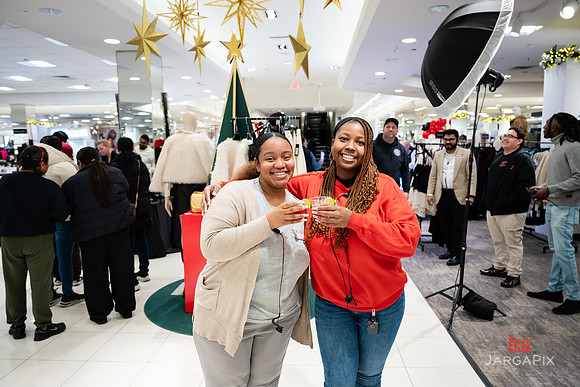 Soho_Macy's_Holiday_Activiation_2025_Roosevelt_Field-055