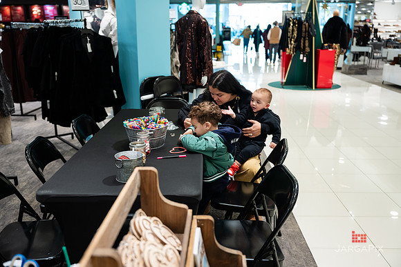 Soho_Macy's_Holiday_Activiation_2025_Roosevelt_Field-059