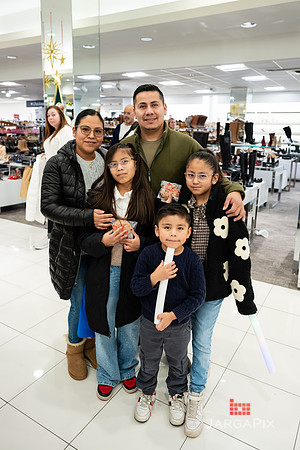 Soho_Macy's_Holiday_Activiation_2025_Roosevelt_Field-080