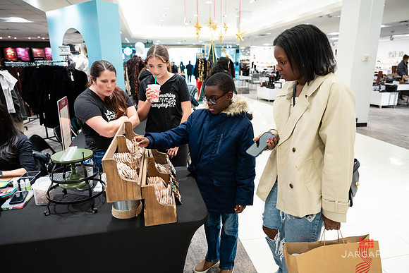 Soho_Macy's_Holiday_Activiation_2025_Roosevelt_Field-091