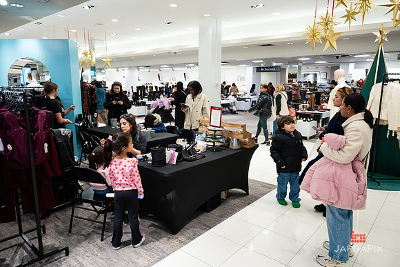 Soho_Macy's_Holiday_Activiation_2025_Roosevelt_Field-095