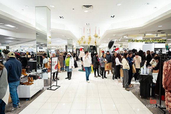 Soho_Macy's_Holiday_Activiation_2025_Roosevelt_Field-099