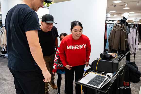 Soho_Macy's_Holiday_Activiation_2025_Roosevelt_Field-108