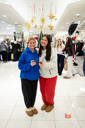 Soho_Macy's_Holiday_Activiation_2025_Roosevelt_Field-125