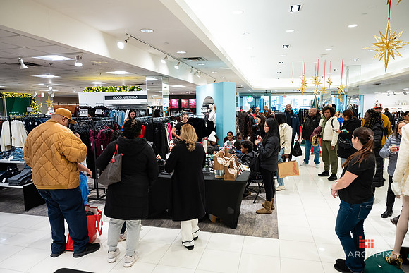 Soho_Macy's_Holiday_Activiation_2025_Roosevelt_Field-140