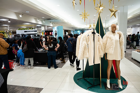 Soho_Macy's_Holiday_Activiation_2025_Roosevelt_Field-145