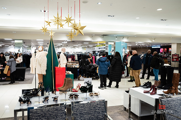 Soho_Macy's_Holiday_Activiation_2025_Roosevelt_Field-146