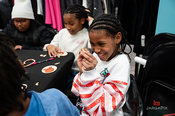 Soho_Macy's_Holiday_Activiation_2025_Roosevelt_Field-160