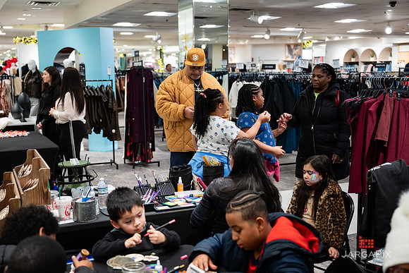 Soho_Macy's_Holiday_Activiation_2025_Roosevelt_Field-163