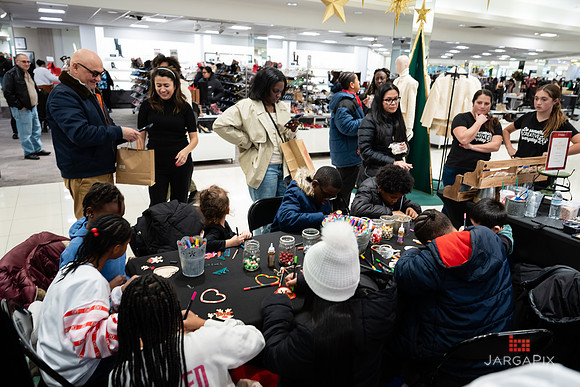 Soho_Macy's_Holiday_Activiation_2025_Roosevelt_Field-165