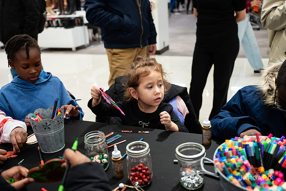 Soho_Macy's_Holiday_Activiation_2025_Roosevelt_Field-172