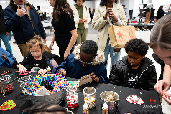 Soho_Macy's_Holiday_Activiation_2025_Roosevelt_Field-174