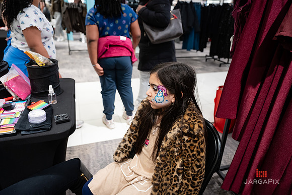 Soho_Macy's_Holiday_Activiation_2025_Roosevelt_Field-177