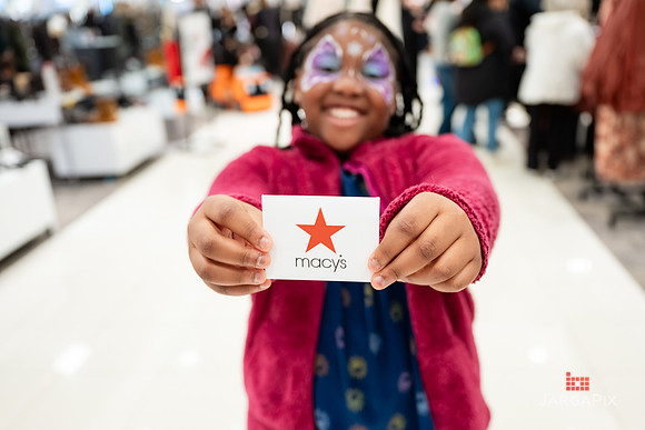 Soho_Macy's_Holiday_Activiation_2025_Roosevelt_Field-200