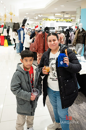 Soho_Macy's_Holiday_Activiation_2025_Roosevelt_Field-211