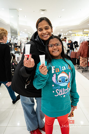 Soho_Macy's_Holiday_Activiation_2025_Roosevelt_Field-219