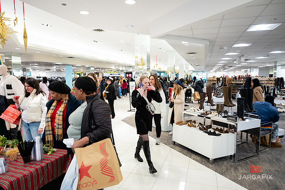 Soho_Macy's_Holiday_Activiation_2025_Roosevelt_Field-220
