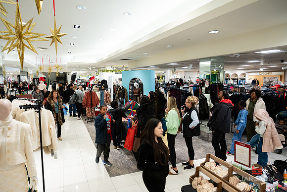 Soho_Macy's_Holiday_Activiation_2025_Roosevelt_Field-230