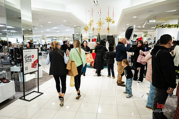 Soho_Macy's_Holiday_Activiation_2025_Roosevelt_Field-237