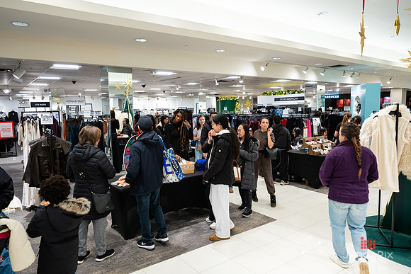 Soho_Macy's_Holiday_Activiation_2025_Roosevelt_Field-253