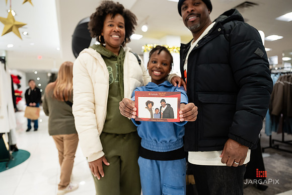Soho_Macy's_Holiday_Activiation_2025_Roosevelt_Field-260