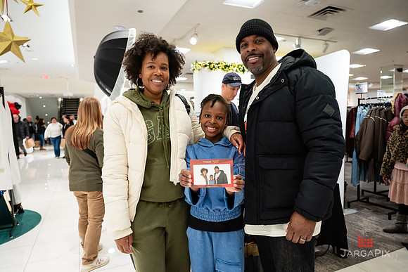 Soho_Macy's_Holiday_Activiation_2025_Roosevelt_Field-259