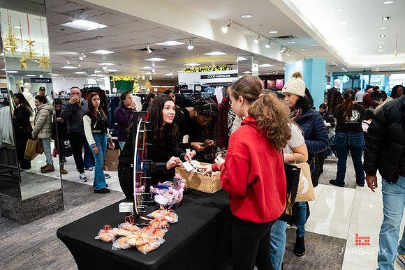 Soho_Macy's_Holiday_Activiation_2025_Roosevelt_Field-264