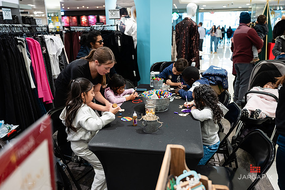 Soho_Macy's_Holiday_Activiation_2025_Roosevelt_Field-265