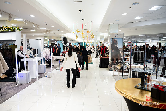 Soho_Macy's_Holiday_Activiation_2025_Roosevelt_Field-275