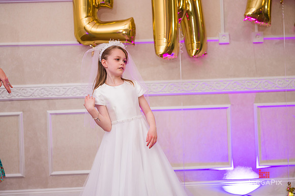Emma_Communion-336