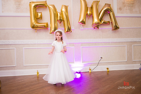 Emma_Communion-328
