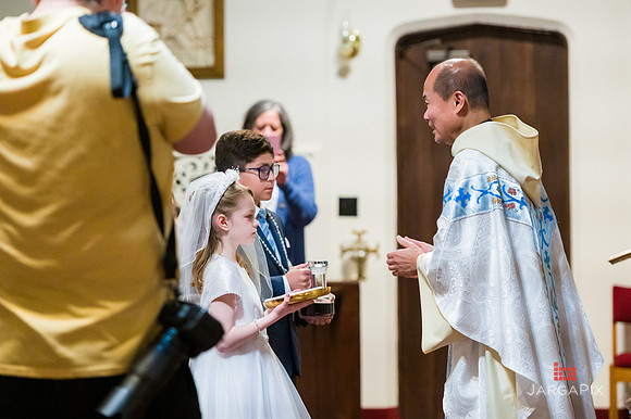 Emma_Communion-061