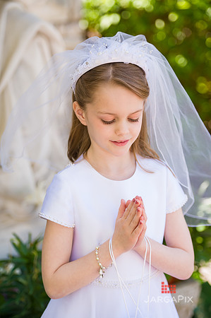 Emma_Communion-134