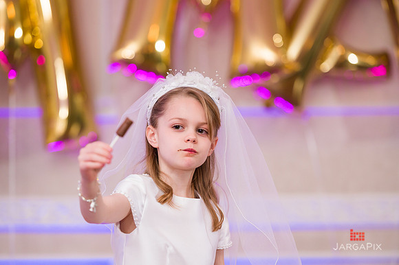 Emma_Communion-320