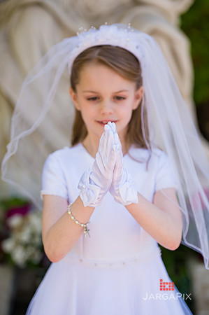 Emma_Communion-144