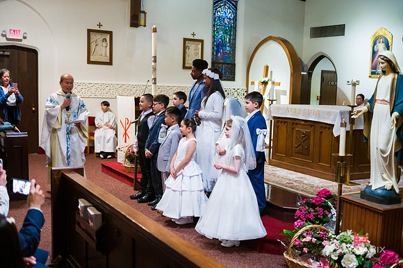 Emma_Communion-093