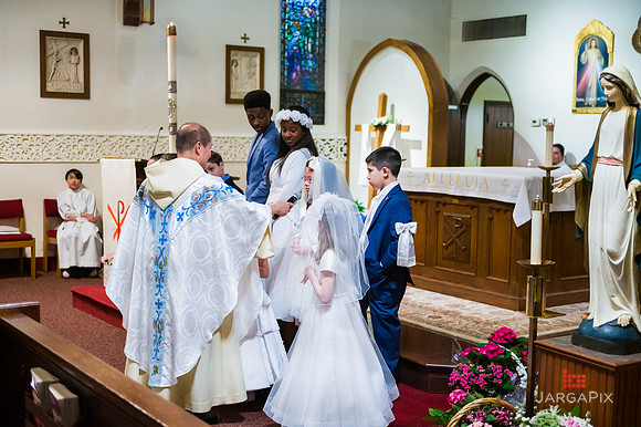 Emma_Communion-095
