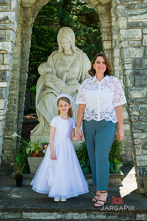 Emma_Communion-114